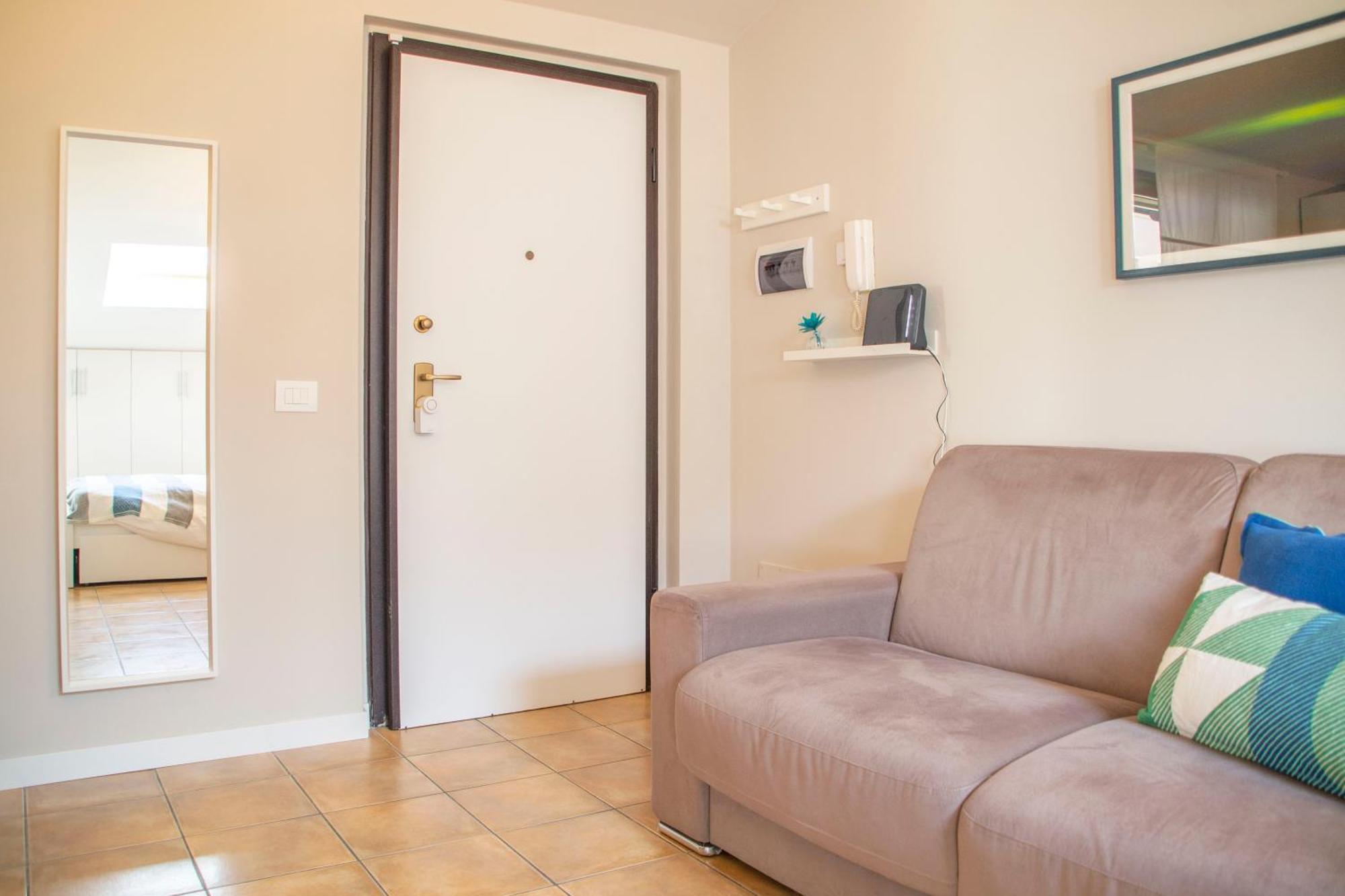 Small Island In Milan Apartment Ngoại thất bức ảnh